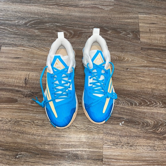 Nike Blue and Yellow Athletic Shoes - Picture 6 of 7